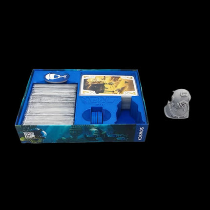 Blue container for The Crew: Deep Sea with 3d printed diver player token